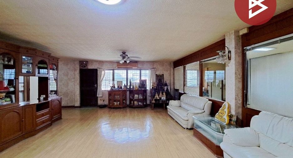 For sale 3 bedrooms retail Space in Mueang Nakhon Pathom, Nakhon Pathom