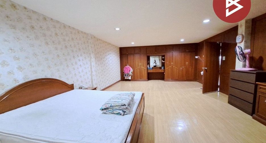 For sale 3 bedrooms retail Space in Mueang Nakhon Pathom, Nakhon Pathom