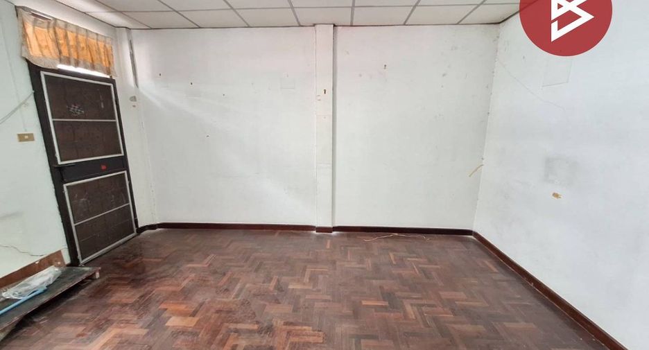Local comercial en venta de 3 habitaciones en Bueng Kum, Bangkok