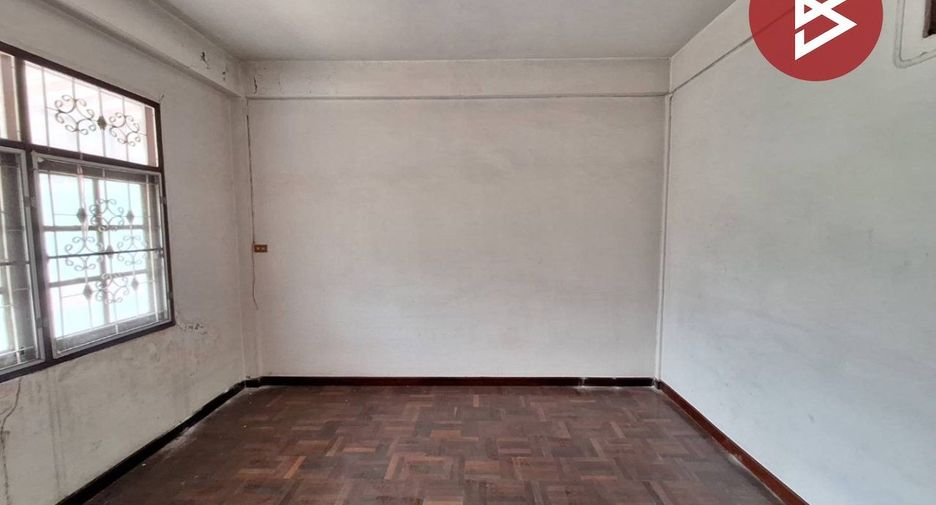Local comercial en venta de 3 habitaciones en Bueng Kum, Bangkok