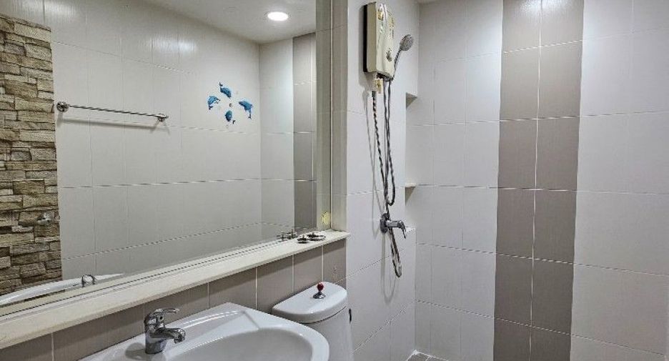 For sale 3 ベッドルーム townhouse in Phasi Charoen, Bangkok
