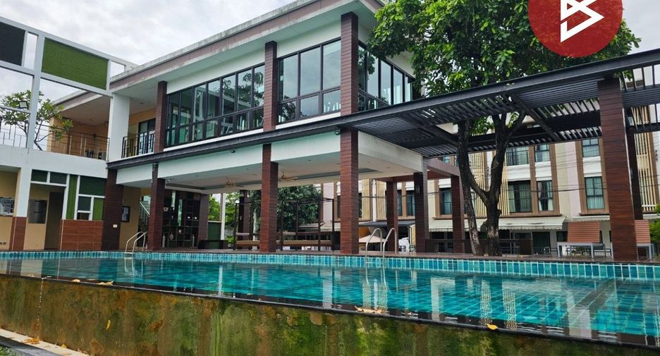 For sale 3 ベッドルーム townhouse in Phasi Charoen, Bangkok