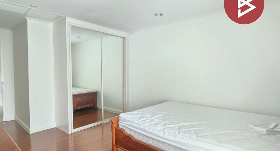For sale 2 bedrooms condo in Khlong Toei, Bangkok