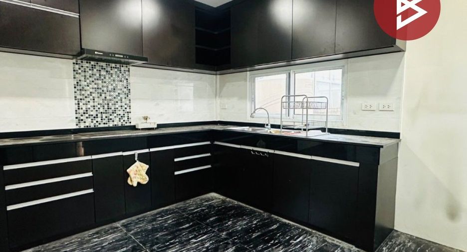 Casa en venta de 3 habitaciones en Bang Khun Thian, Bangkok