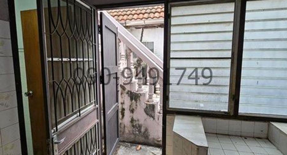 Casa en alquiler de 5 habitaciones en Phasi Charoen, Bangkok