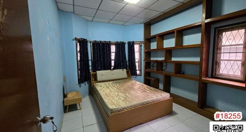 Casa en alquiler de 5 habitaciones en Phasi Charoen, Bangkok