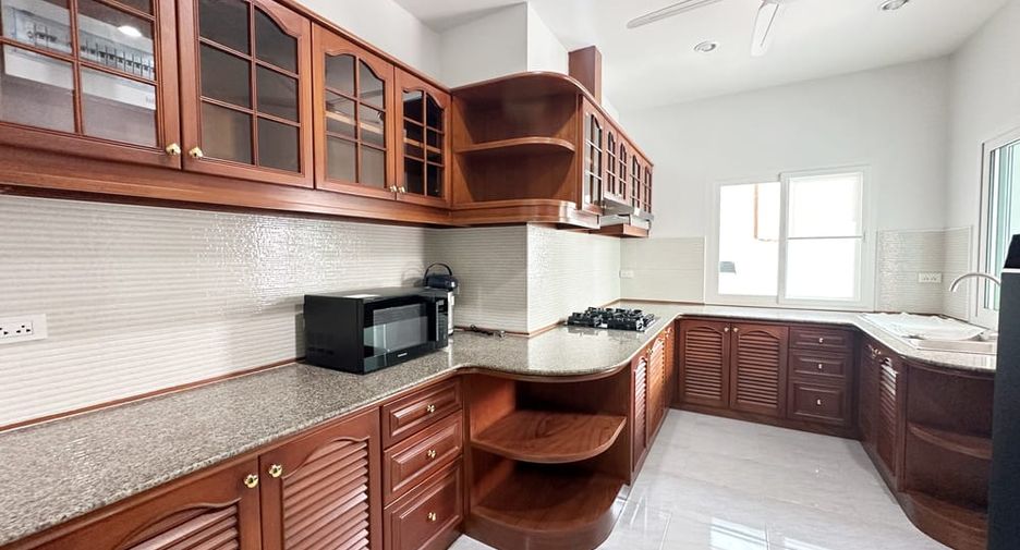 For rent 2 bedrooms house in Bang Lamung, Chonburi
