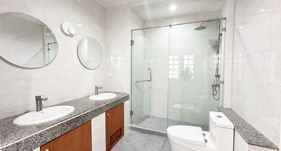 For rent 2 bedrooms house in Bang Lamung, Chonburi