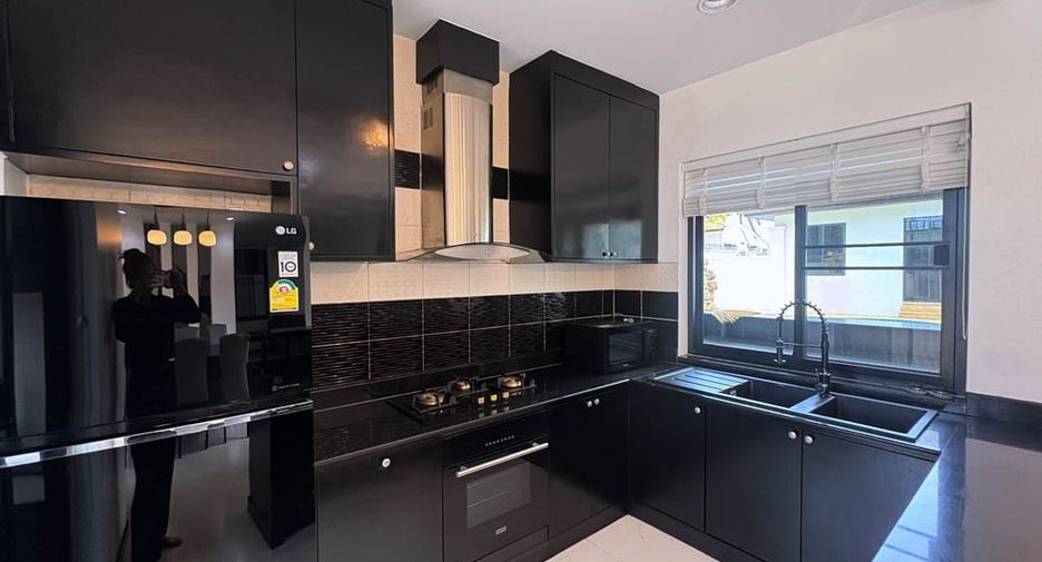 Villa zur Miete mit 4 Zimmer in Bang Lamung, Chonburi