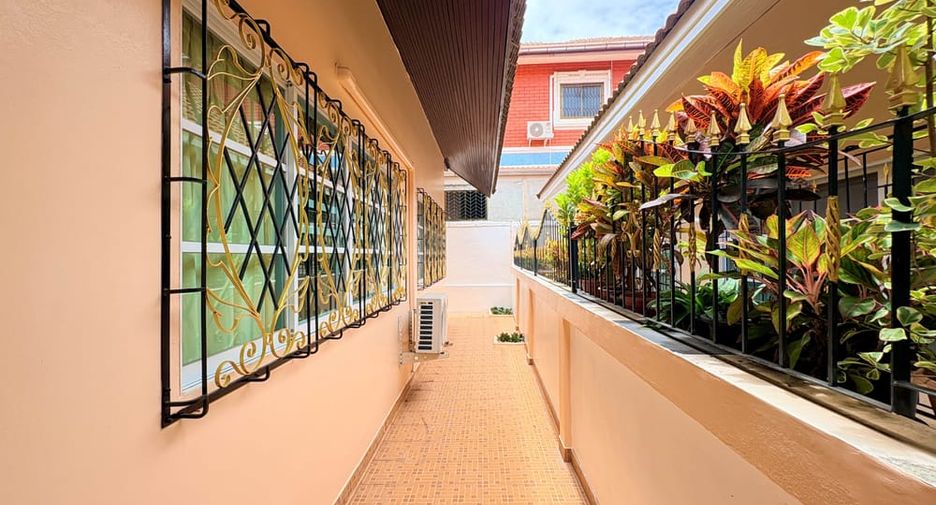 For rent 3 bedrooms house in Bang Lamung, Chonburi