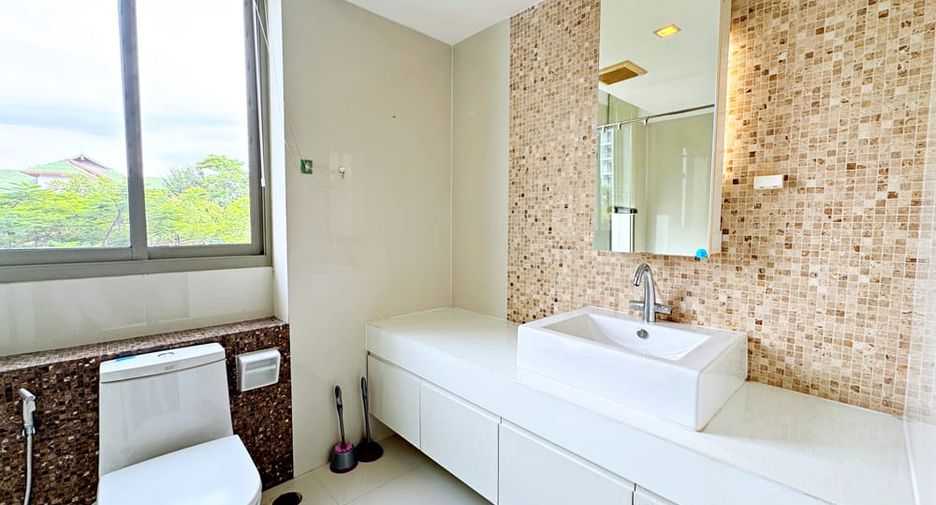 Condo en alquiler y en venta de 2 habitaciones en Bang Lamung, Chonburi