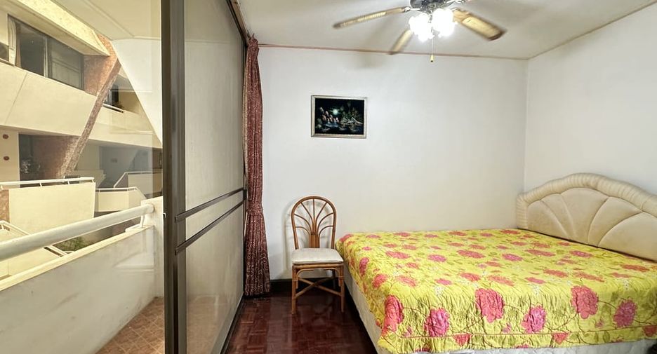 For sale 3 bedrooms condo in Jomtien, Pattaya