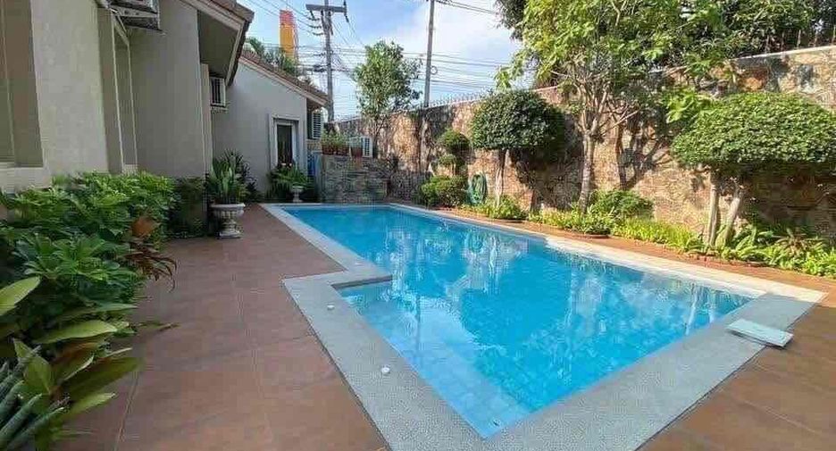 For rent 3 ベッドルーム villa in Bang Lamung, Chonburi