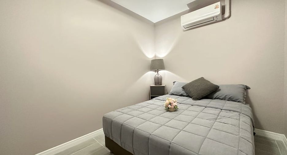 For sale 2 ベッドルーム condo in Bang Lamung, Chonburi