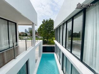 À louer et à vendre 5 chambres villa à Bang Lamung, Chonburi