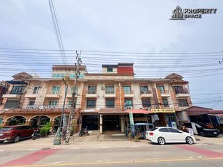 À louer 3 chambres local commercial à Bang Lamung, Chonburi