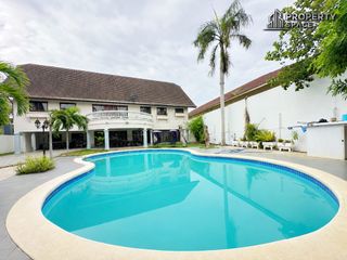 À louer 5 chambres villa à Bang Lamung, Chonburi