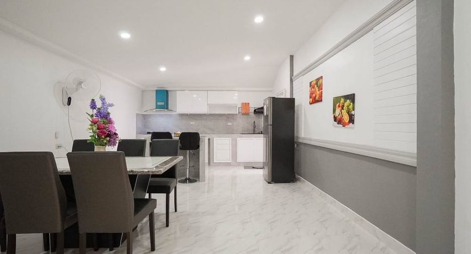 Haus zum Kauf mit 4 Zimmer in Bang Lamung, Chonburi