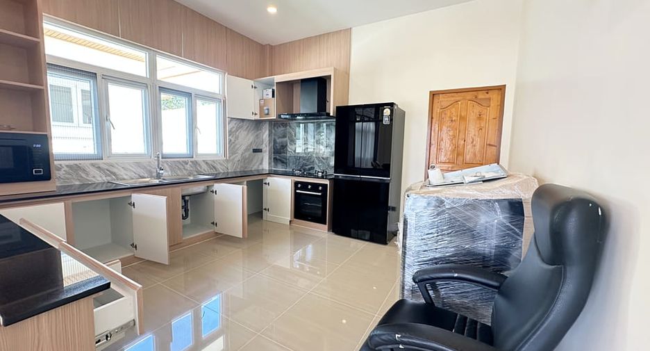 For rent 3 bedrooms villa in Bang Lamung, Chonburi