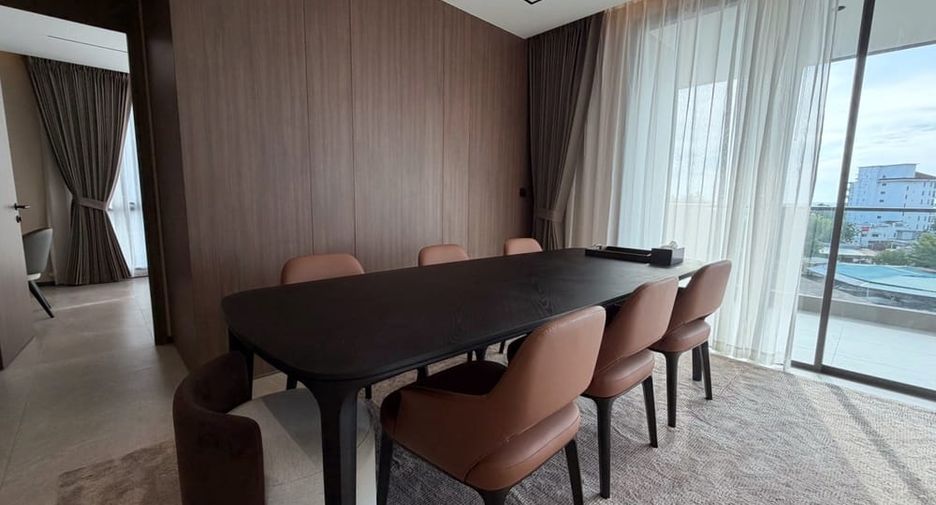 For rent 3 bedrooms condo in Na Jomtien, Pattaya