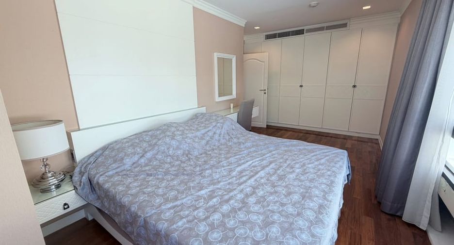 For rent 3 bedrooms condo in Na Jomtien, Pattaya