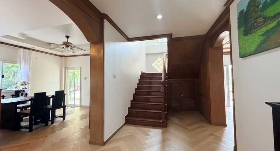 For rent and for sale 3 bedrooms villa in Bang Lamung, Chonburi
