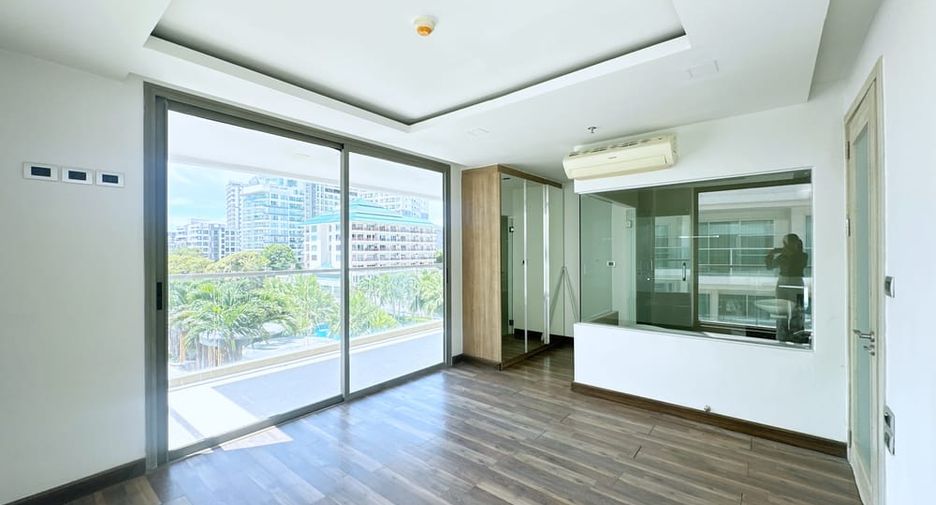 For sale 2 ベッドルーム condo in Bang Lamung, Chonburi