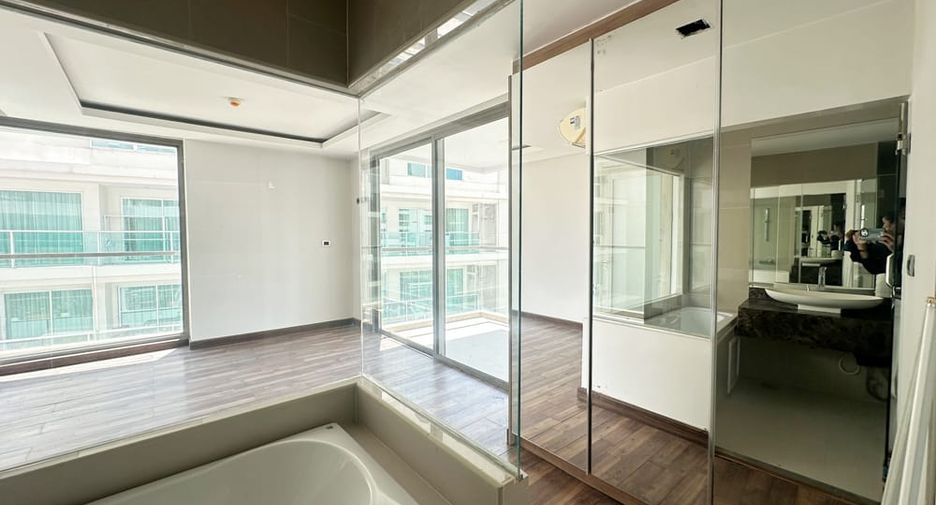 For sale 2 ベッドルーム condo in Bang Lamung, Chonburi