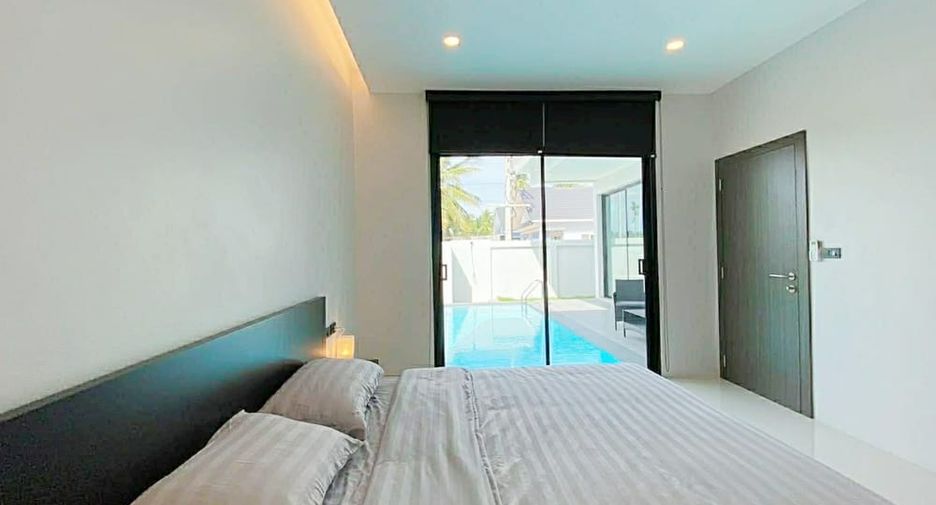 For rent 3 bedrooms villa in Bang Lamung, Chonburi