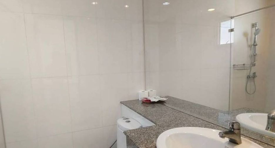 For rent 4 bedrooms villa in Bang Lamung, Chonburi