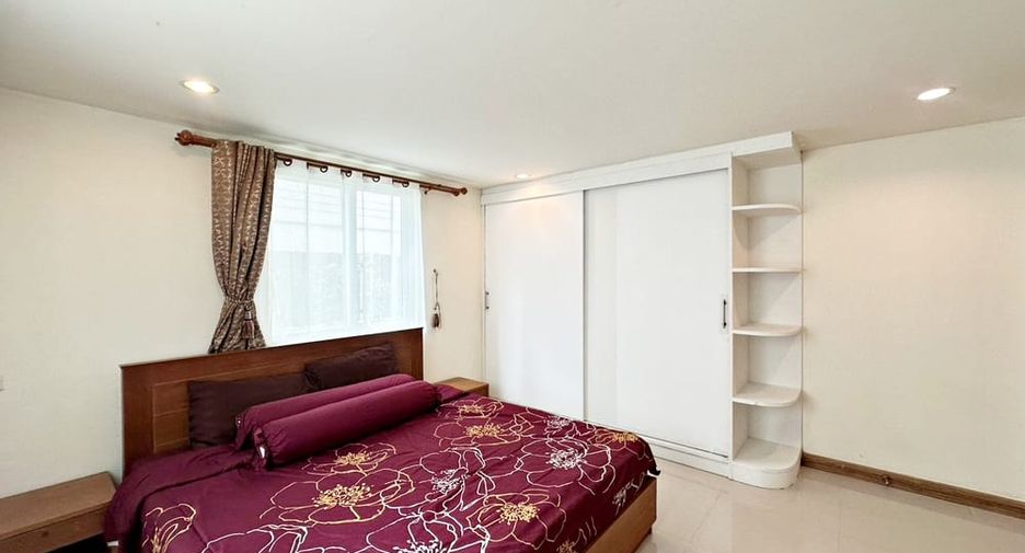 For rent and for sale 6 bedrooms villa in Bang Lamung, Chonburi