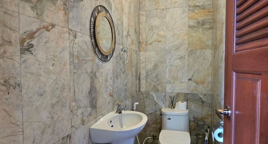 For sale 5 bedrooms villa in Bang Lamung, Chonburi
