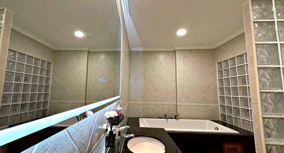 À vendre 2 chambres condo à Jomtien, Pattaya