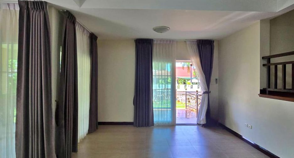 Haus zur Miete mit 3 Zimmer in Bang Lamung, Chonburi