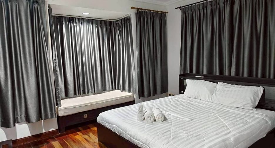 Villa en alquiler de 5 habitaciones en Bang Lamung, Chonburi