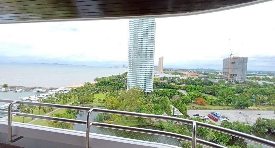 For rent 3 bedrooms condo in Na Jomtien, Pattaya
