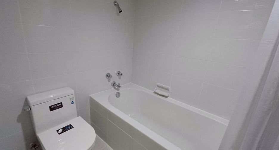 For rent 3 bedrooms condo in Na Jomtien, Pattaya