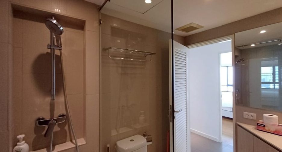 For rent 4 bedrooms condo in Na Jomtien, Pattaya
