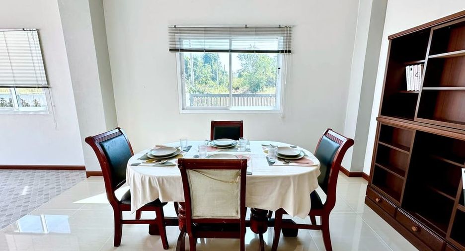 For sale 5 bedrooms villa in Bang Lamung, Chonburi