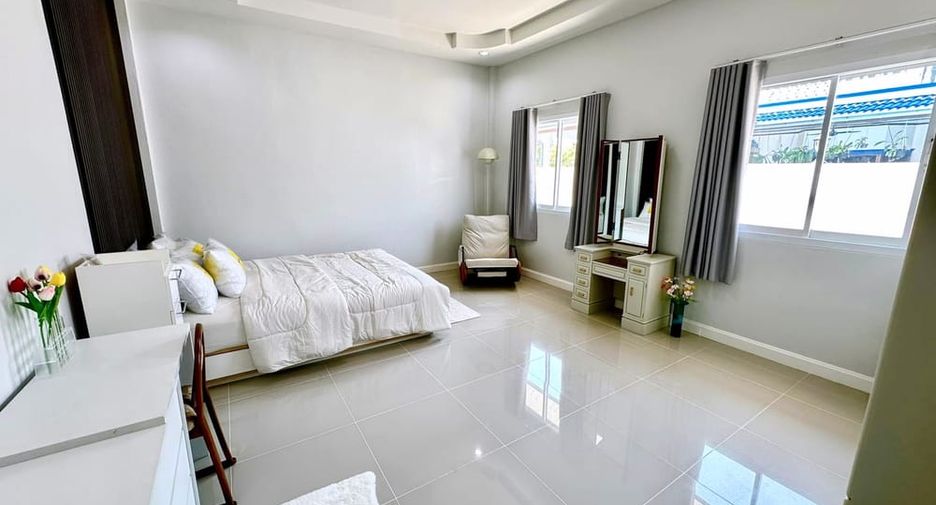 For sale 5 bedrooms villa in Bang Lamung, Chonburi