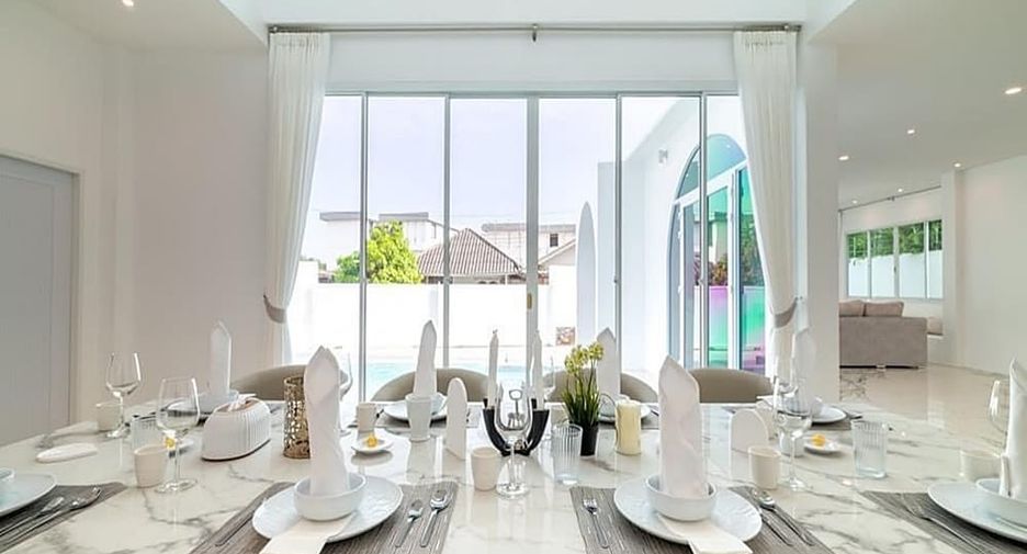 Villa zur Miete mit 4 Zimmer in Bang Lamung, Chonburi