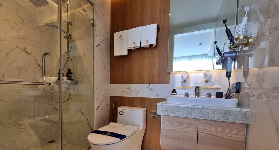 For sale 2 ベッドルーム condo in Bang Lamung, Chonburi