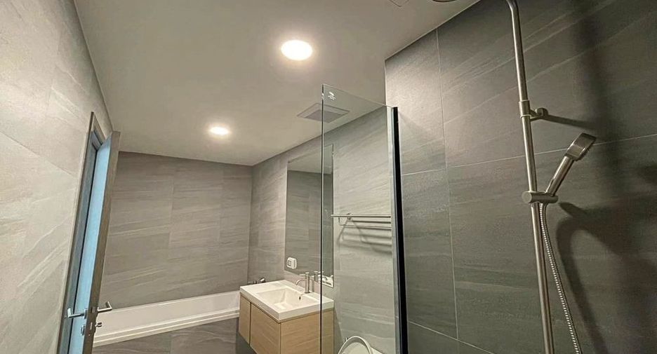 For sale 2 ベッドルーム condo in Bang Lamung, Chonburi