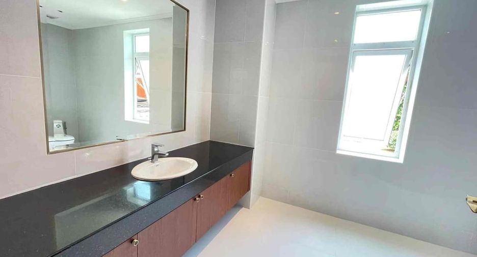 À vendre 5 chambres villa à Bang Lamung, Chonburi