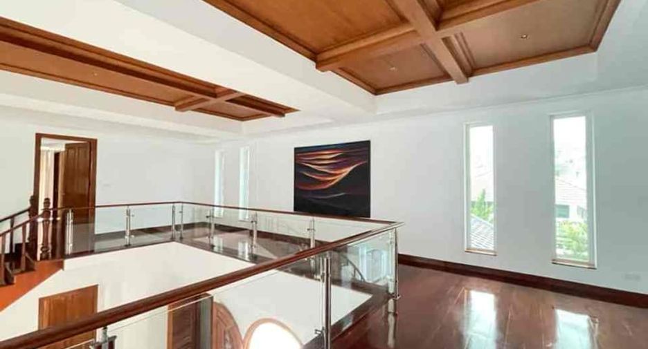 À vendre 5 chambres villa à Bang Lamung, Chonburi