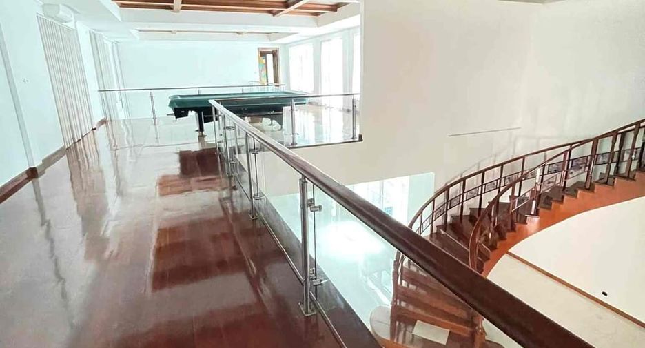 À vendre 5 chambres villa à Bang Lamung, Chonburi