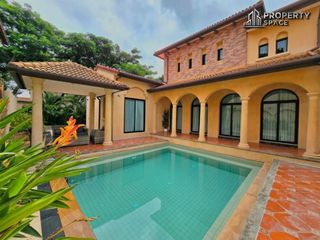 For rent 4 bedrooms villa in Huay Yai, Pattaya