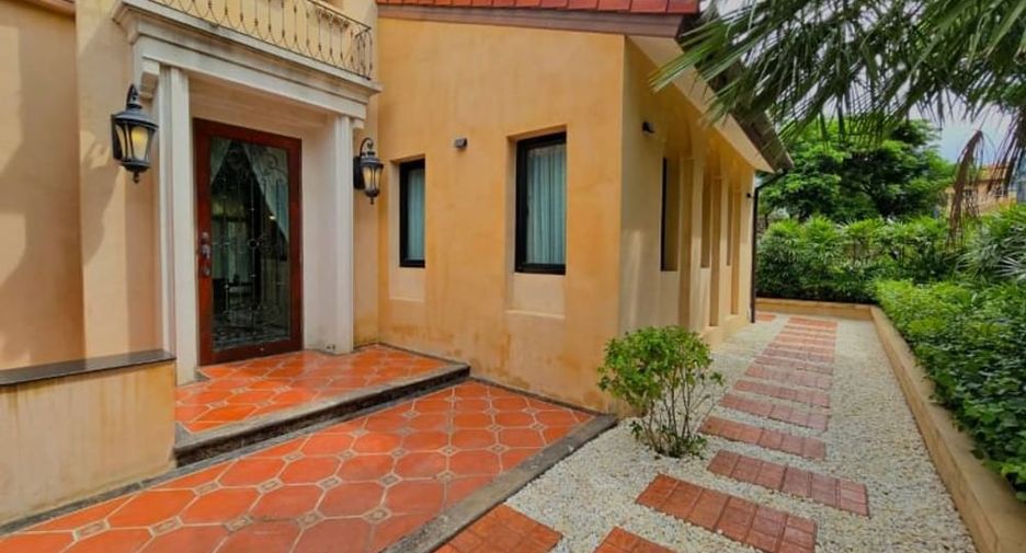 À louer 4 chambres villa à Huay Yai, Pattaya
