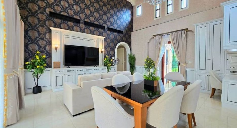 À louer 4 chambres villa à Huay Yai, Pattaya