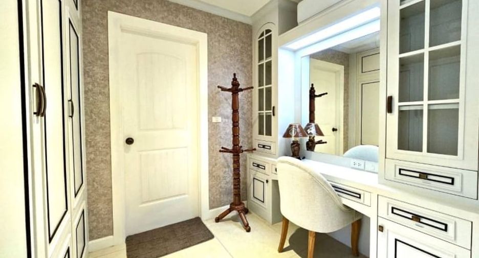 À louer 4 chambres villa à Huay Yai, Pattaya